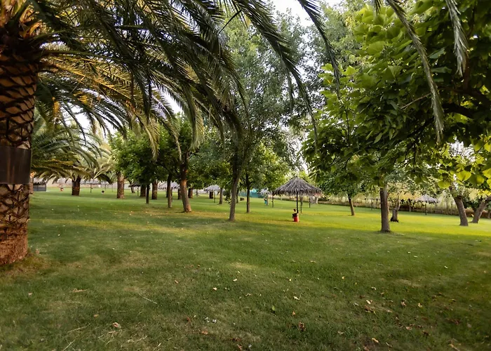 Hostal - Bungalows Camping Cáceres